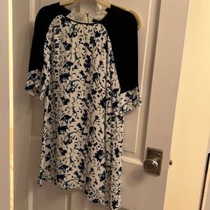 Beautiful French Connection mini dress. So chic. Hardly worn.